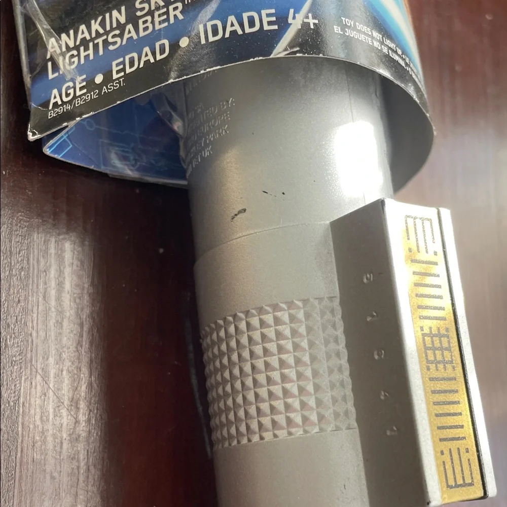 Star Wars Bladebuilders Anakin Skywalker Blue and Silver Lightsaber - Picture 9 of 11